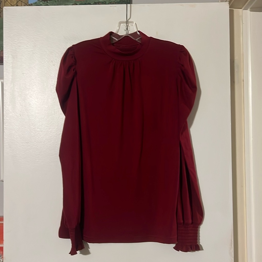 Luyaa wine color mock turtle puffe shoulder elastic wrist top